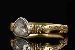 A picture of a medieval opal ring courtesy of Live Auctioneers.
