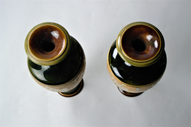 Get your hands on the exclusive Royal Doulton Lambeth, signed by Rosina Brown. Limited edition - only 2500 in the world! Order now!