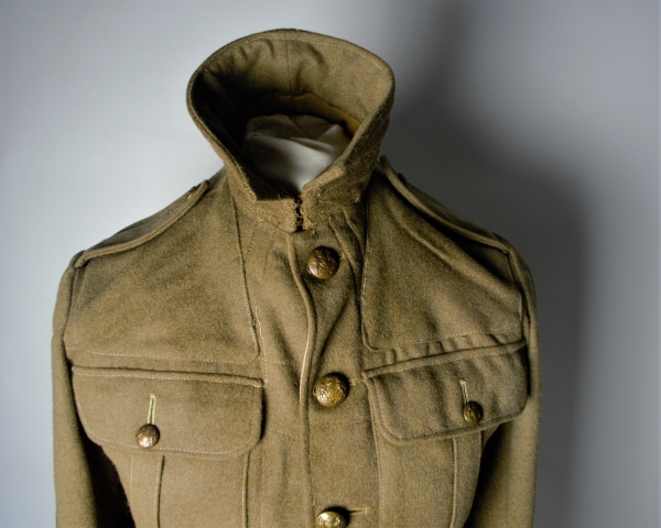 Discover our range of genuine Canadian Oliver Pattern 1914 belts, dated and high quality guaranteed. Shop now and add a piece of history to your collection!