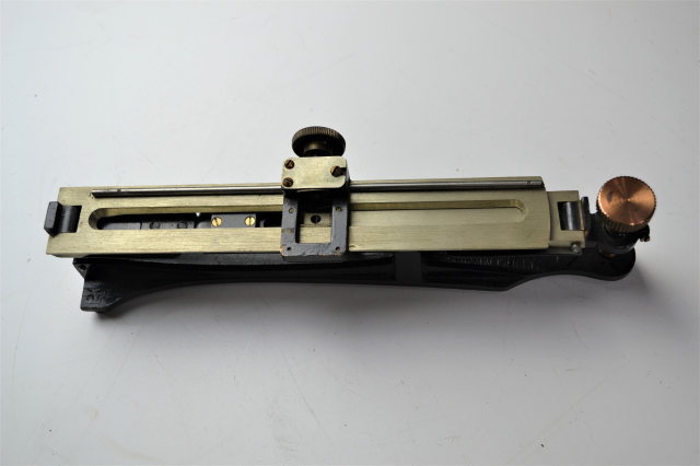 Explore our selection of 20th-century Indian inclinometers by UIC no. B. 6946 with WD stamp. Discover specs, order now!