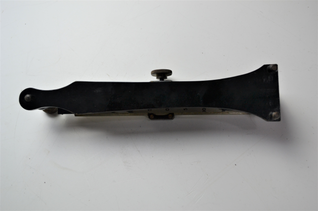 Explore our selection of 20th-century Indian inclinometers by UIC no. B. 6946 with WD stamp. Discover specs, order now!