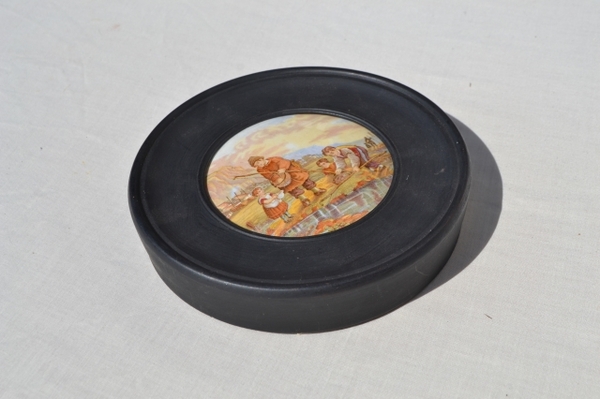 'The Shrimpers' Prattware Pot Lid
