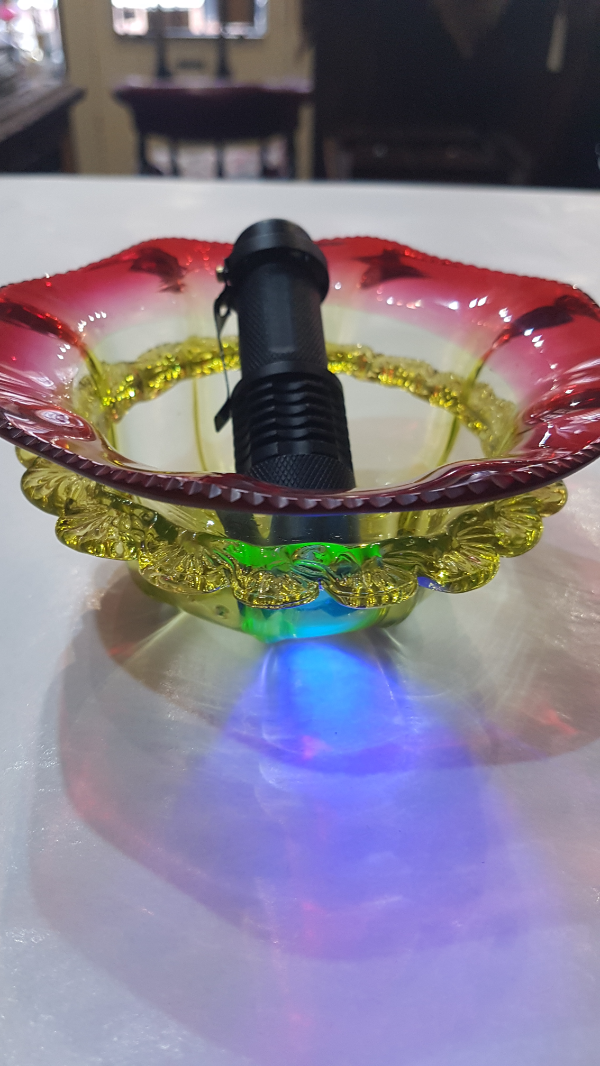 Discover our collection of 19th century uranium and cranberry moulded glass bowls. Pick your favourite today. Sizes up to 13 cm in diameter in amazing condition.