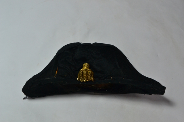 Explore our early 20th century naval bicorn in box, perfect for antique collectors! Needs restoration. See details and start your project today.