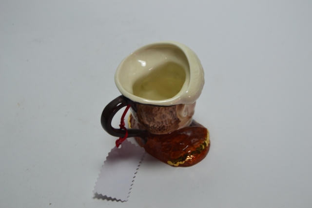 Discover our Sylvac Henry VIII toby jug - a unique piece of historical memorabilia. Made with detailed precision, order now to add this collectable to your collection.