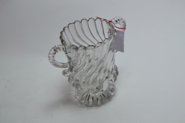 Discover our elegant celery vase collection. High-quality, durable, and beautifully designed! Shop now and elevate your table setting. Don't miss out!