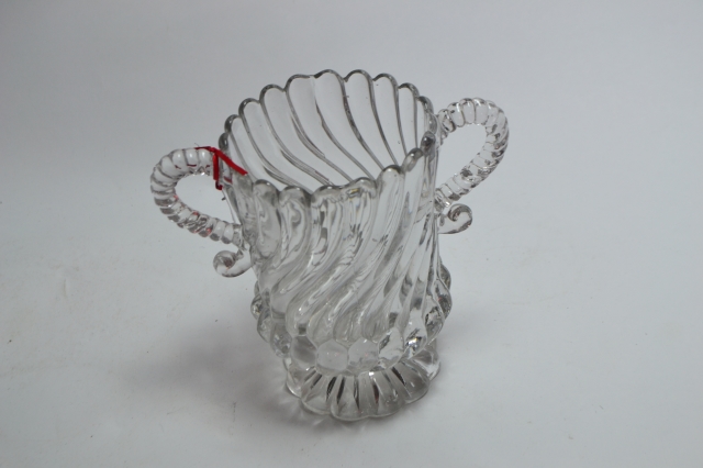 Discover our elegant celery vase collection. High-quality, durable, and beautifully designed! Shop now and elevate your table setting. Don't miss out!