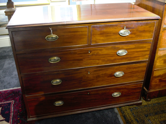Early 19th Century Mahogany Chest of Drawers.