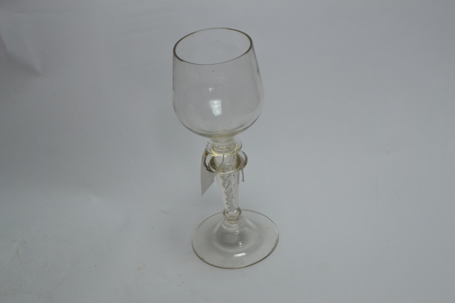 Shop our Spiral Twist Drinking Glasses perfect for everyday use or special occasions! Discover unbeatable durability and unique design. Order now & transform your dining experience!