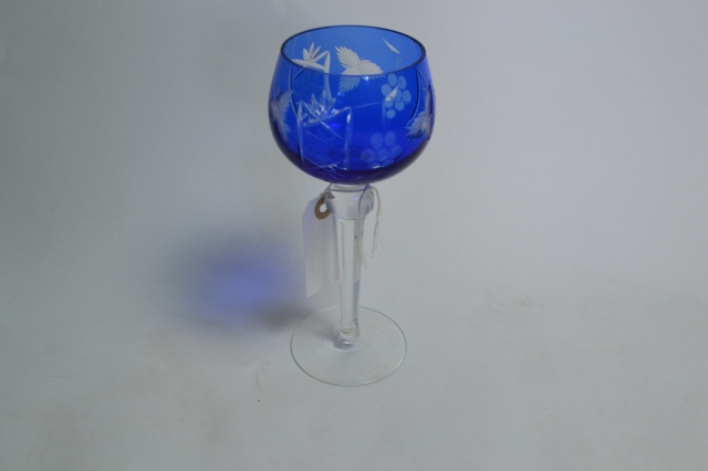 Discover our Bohemian blue long-stemmed wine glasses! High-quality and beautifully designed for your elegant dining. Shop now and elevate your dining experience.