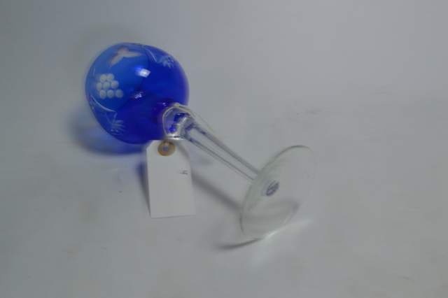 Discover our Bohemian blue long-stemmed wine glasses! High-quality and beautifully designed for your elegant dining. Shop now and elevate your dining experience.