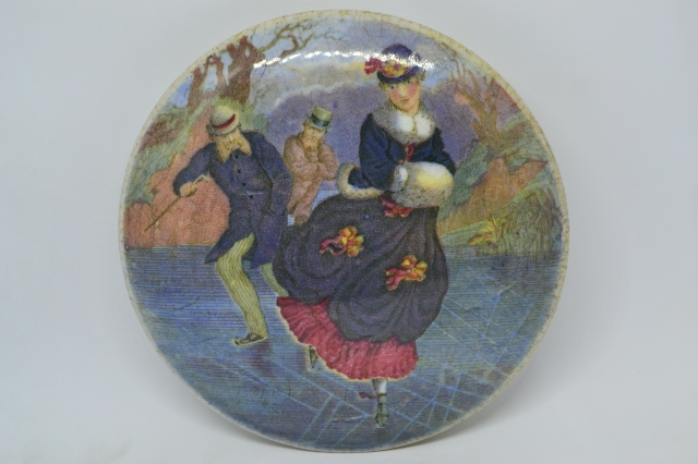 Explore our collection of Prattware lids, featuring the popular Skaters design. Discover the unique specifications and add charm to your collection. Shop now!