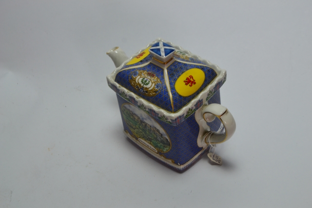 Experience the charm of Scotland with our Edinburgh Castle tea pot. Highest-quality ceramic and authentic design. Shop now to add elegant castle vibes to your tea time.