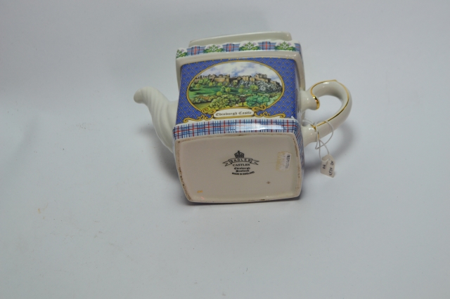 Experience the charm of Scotland with our Edinburgh Castle tea pot. Highest-quality ceramic and authentic design. Shop now to add elegant castle vibes to your tea time.