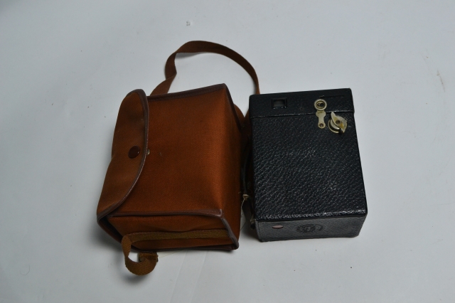 Discover our range of vintage Kodak box cameras. Shop now to experience superior quality and meticulous design. Don’t miss out, order today!