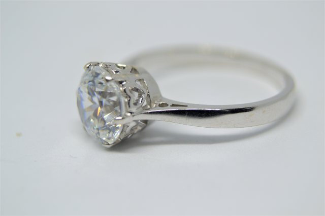 A 14 ct White Gold With CZ Ring.