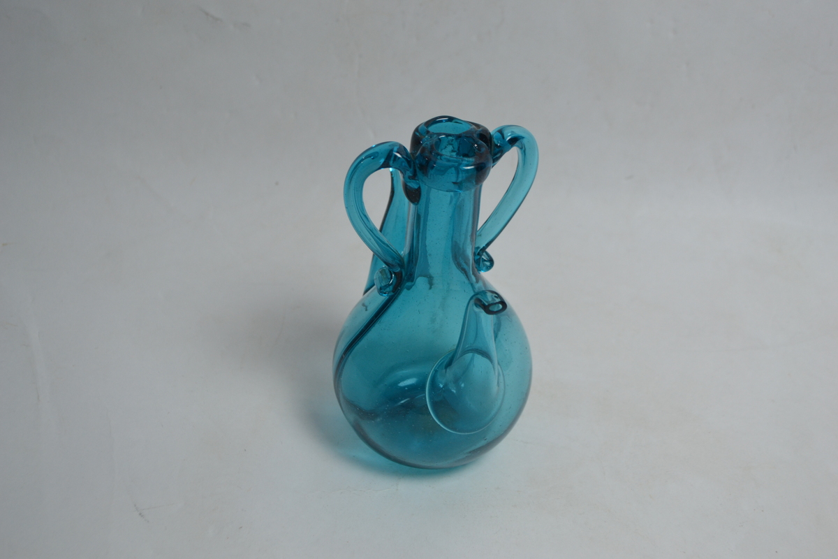 Discover our collection of 19th century Bristol green handblown vinegar bottles. Perfect for antique enthusiasts! Shop now and add a piece of history to your collection.