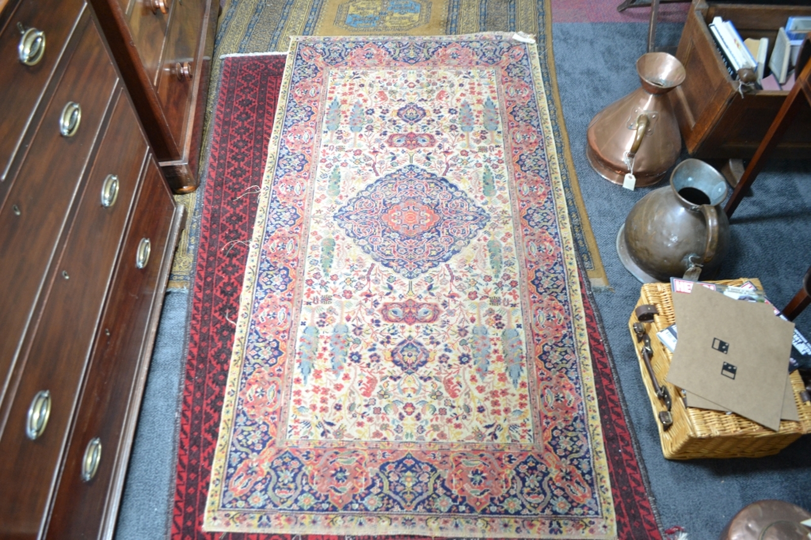 Discover our range of Saruk style Middle Eastern rugs! Measuring 183x94cms to perfectly fit your space. Shop now and transform your home decor into a cozy oasis!