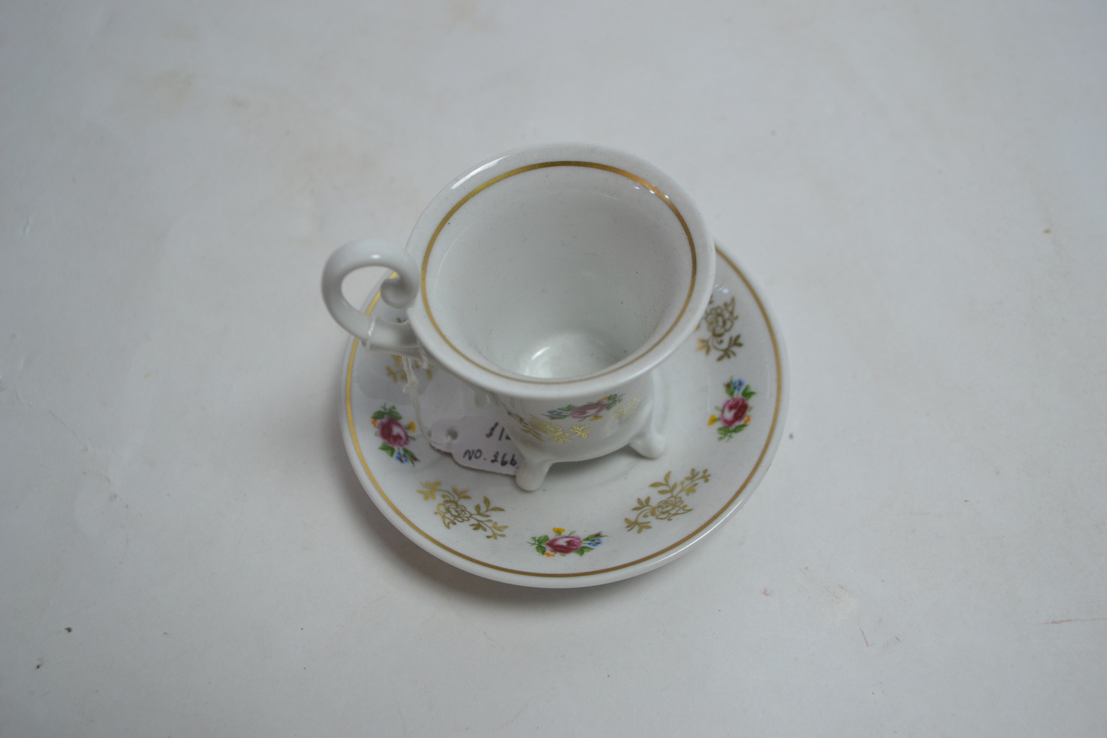 Experience the excellence of our Bavarian Gilt Cups! Expertly crafted, unique designs. Buy now to add elegance to your dining! Search using Bavarian Gilt Cups.