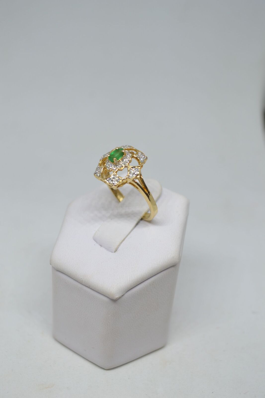 A 14ct Gold &#39;Emerald Lace&#39; Ring.