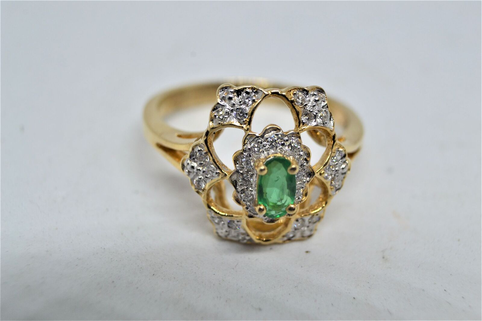 A 14ct Gold &#39;Emerald Lace&#39; Ring.
