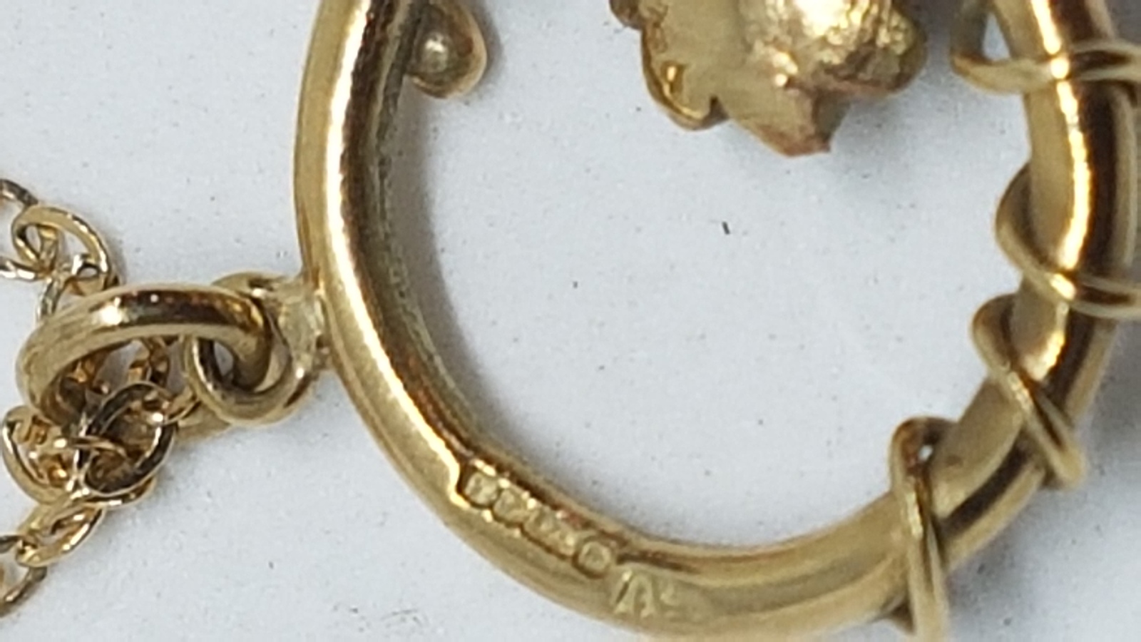 A Set Of 9 ct Gold Chain With Ruby Pendant Matching With  Earrings