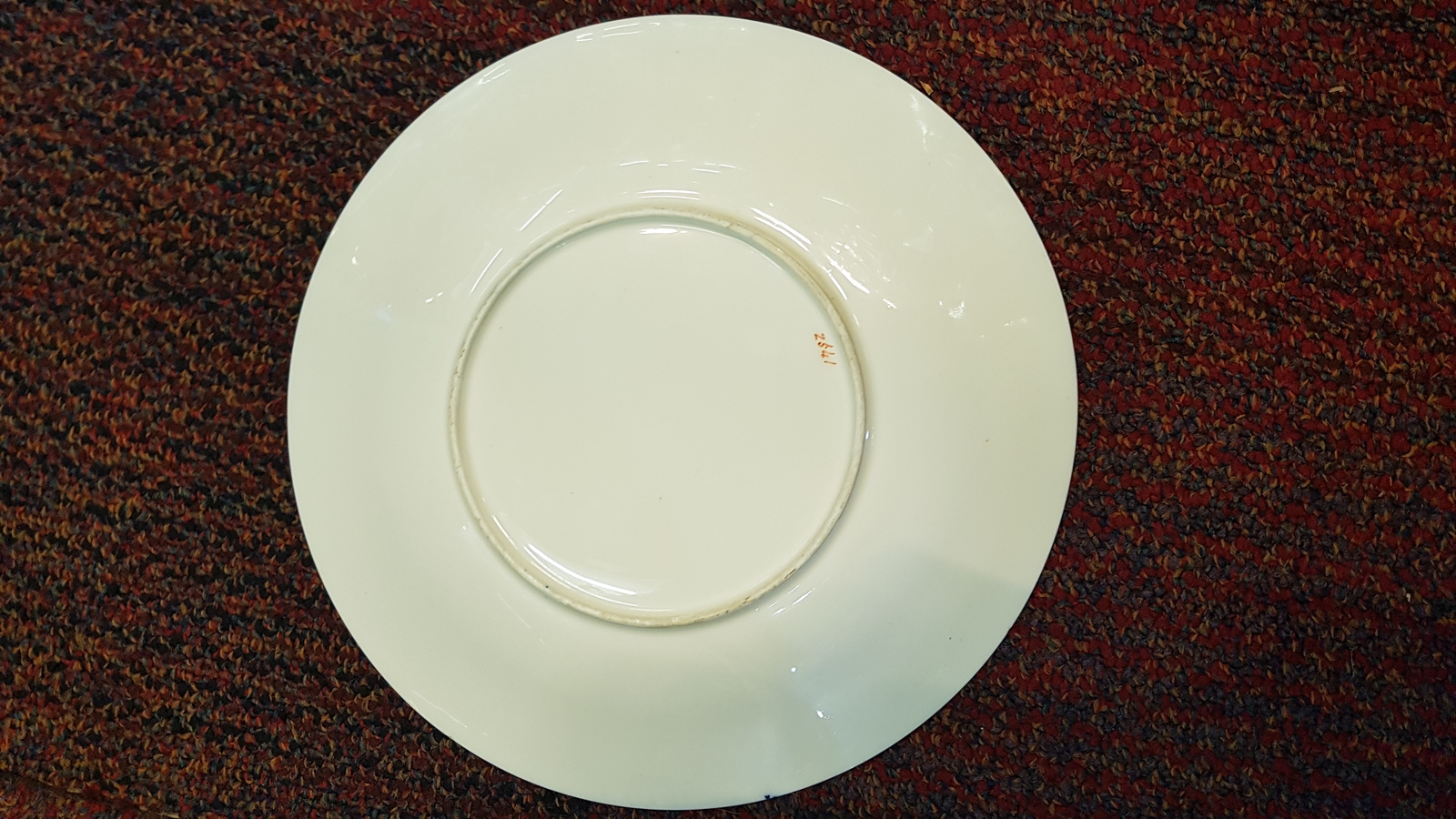 Discover stunning 19th century Grainger's Worcester plates, hand-painted with wild flowers. Size 24cm, pattern no. 2541. Excellent condition! Shop now.