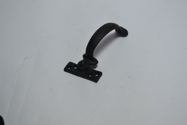 Upgrade your home with our high-quality cast iron window handles. Durable and stylish. Order now for quick delivery. Make the right switch today.