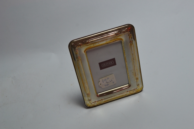 Discover our range of top-quality silver-plated picture frames. Improve your home decor today. High specifications guaranteed. Order now for unbeatable deals!