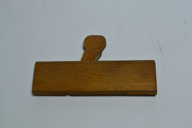 Discover top-quality edging planes on our site! Fine-tune your woodworking project with precision and ease. Shop now and enhance your tool arsenal today!