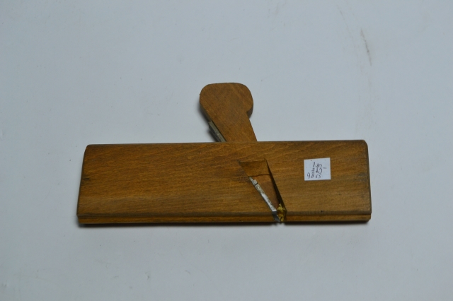 Discover top-quality edging planes on our site! Fine-tune your woodworking project with precision and ease. Shop now and enhance your tool arsenal today!