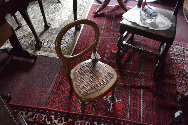 Discover our range of antique Victorian child's chairs! Explore handcrafted designs, superior materials & excellent comfort. Order now for a touch of vintage elegance.